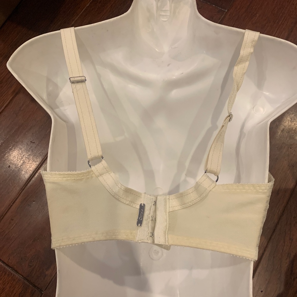 Chantelle Rive Gauche underwire bra 3281 - Picture 3 of 3